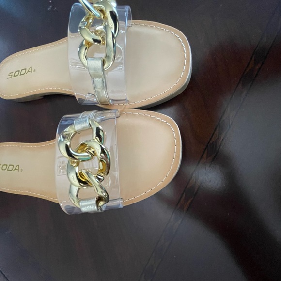 Soda Women's Gold Chain Slide Transparent Sandals Size 7.5 Summer Beach Vacation - Picture 5 of 6